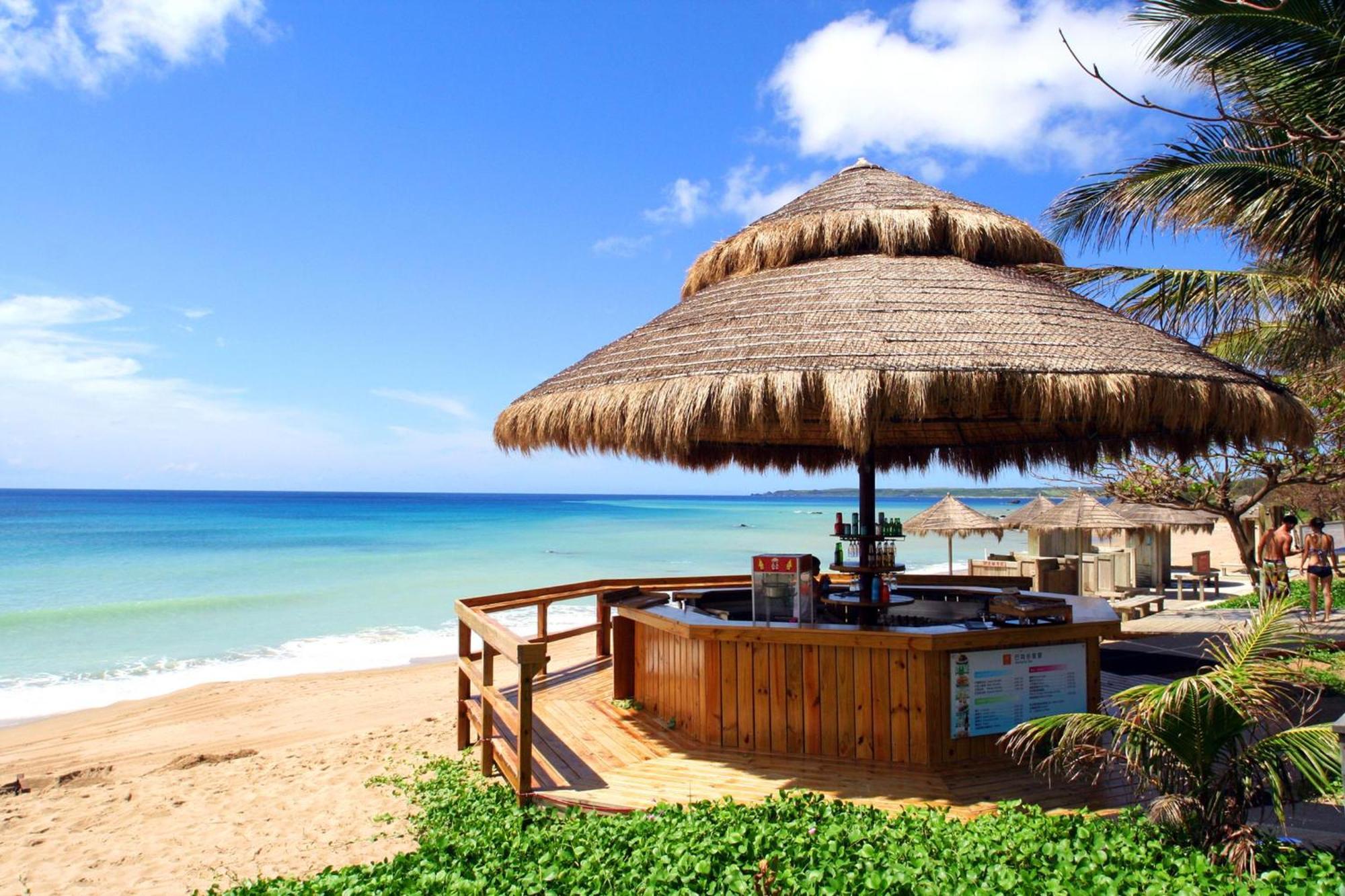 Chateau Beach Resort Кэньдин Экстерьер фото Beach bar in Cabo Polonio